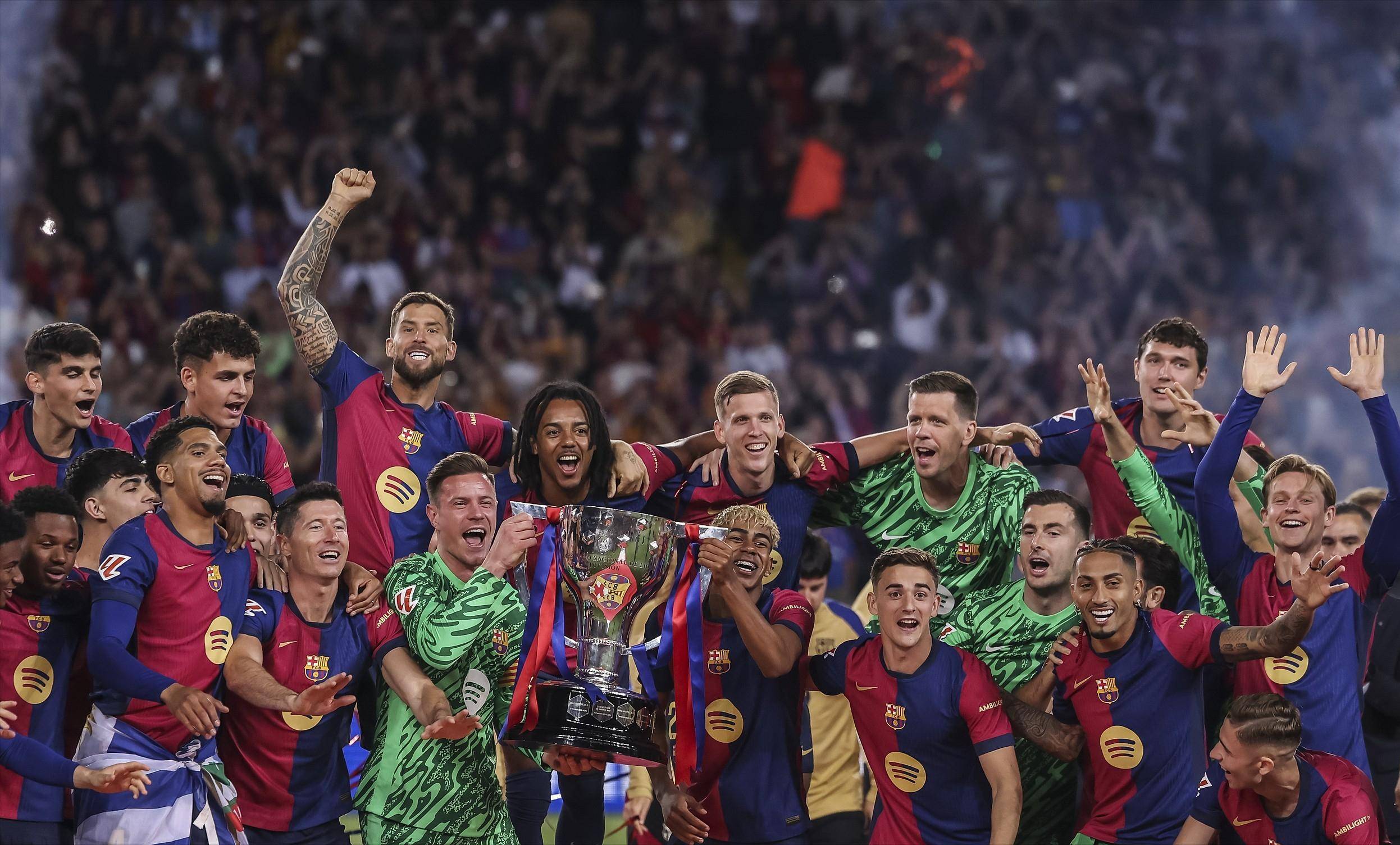 邮报：曼联等队关注赫塔小将艾希霍恩，他被拿来与克罗斯比较（邮报：曼联等队考察赫塔小将艾希霍恩，外界将其比作克罗斯）