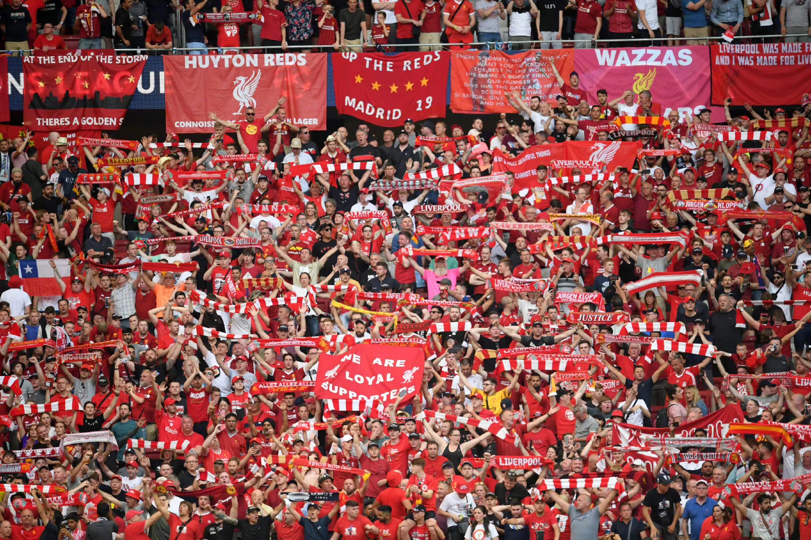 曼奇尼：我喜欢冲入对方禁区参与进攻；希望弗格森找到转折点（曼奇尼：偏爱前插禁区参与进攻，盼弗格森迎来转机）