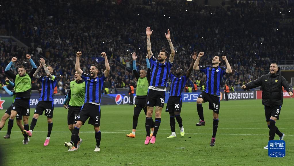 西甲半场：格德斯建功，久保建英失良机，皇家社会1-0赫罗纳（西甲上半场战报：格德斯破门，久保建英失机，皇家社会暂以1-0领先赫罗纳）