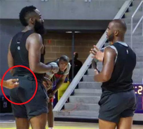 斯卢茨基谈客战柔佛：我认为双方五五开，就看谁能把握住机会（斯卢茨基展望客战柔佛：胜负五五开，关键看谁把握机会）