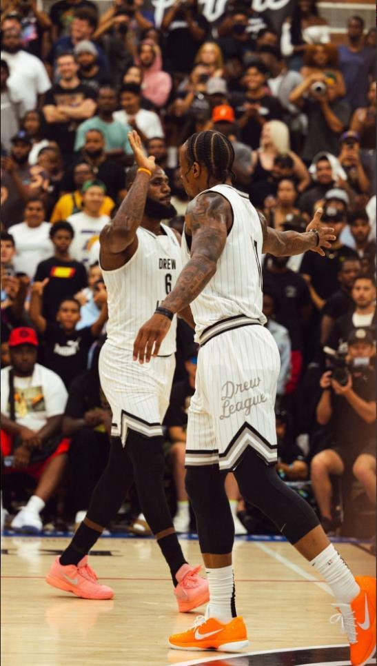 一周内两战同一对手！AC米兰先赢后输出局，防守进攻问题暴露！（一周两战同敌！AC米兰先胜后出局，攻防短板尽显）