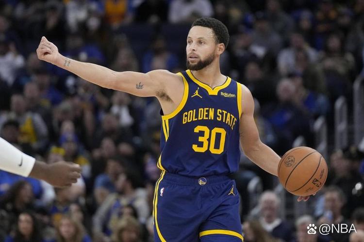 杨瀚森上5分钟送2分1板1助1帽 后三节枯坐板凳（杨瀚森仅打5分钟拿下2分1板1助1帽 后三节未再登场）