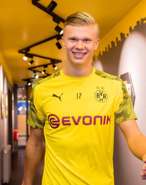 格纳布里传射建功助拜仁3比1胜葡萄牙体育