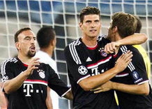 梅西夺冠后发动态庆祝！始终强调团队！还感谢工作人员和管理层！（梅西夺冠后发文庆祝：强调团队并致谢工作人员与管理层）