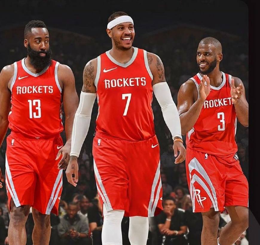 扎戈：托蒂睡觉打呼噜还说梦话；吐西蒙尼口水是因他故意挑衅（扎戈称：托蒂睡觉会打鼾还爱说梦话；向西蒙尼吐口水因对方刻意挑衅）