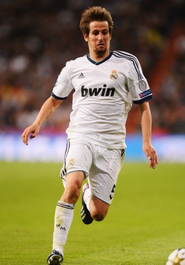 大哥你在干嘛？米兰德比补时阶段，巴斯托尼掏裆奇克（米兰德比补时争议：巴斯托尼疑似对奇克做出不当动作）