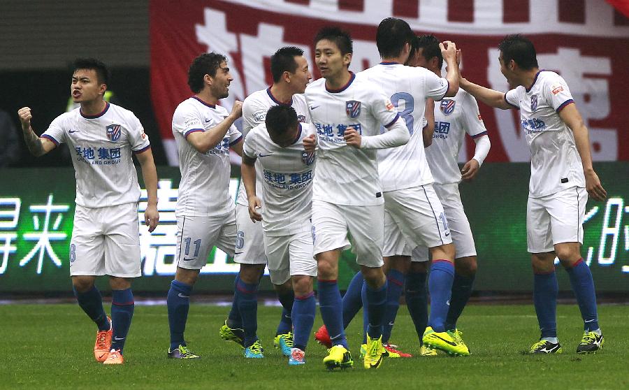 詹姆斯关键三分绝杀比赛（詹姆斯压哨三分定胜负）